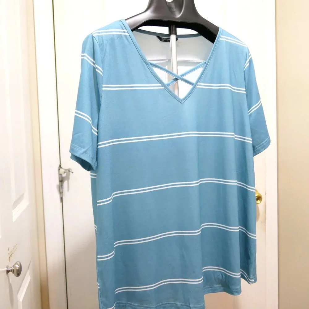 BloomChic Striped T-shirt size M - us size 10